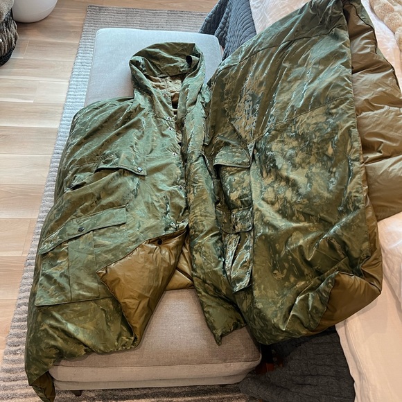 Fried Rice Poncho - exclusive from Complexcon - Picture 2 of 6